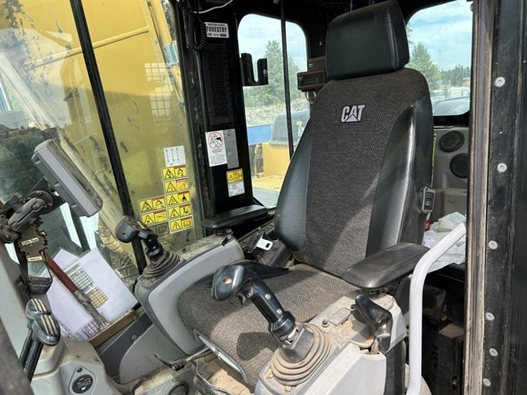 2018-caterpillar-548-image-33