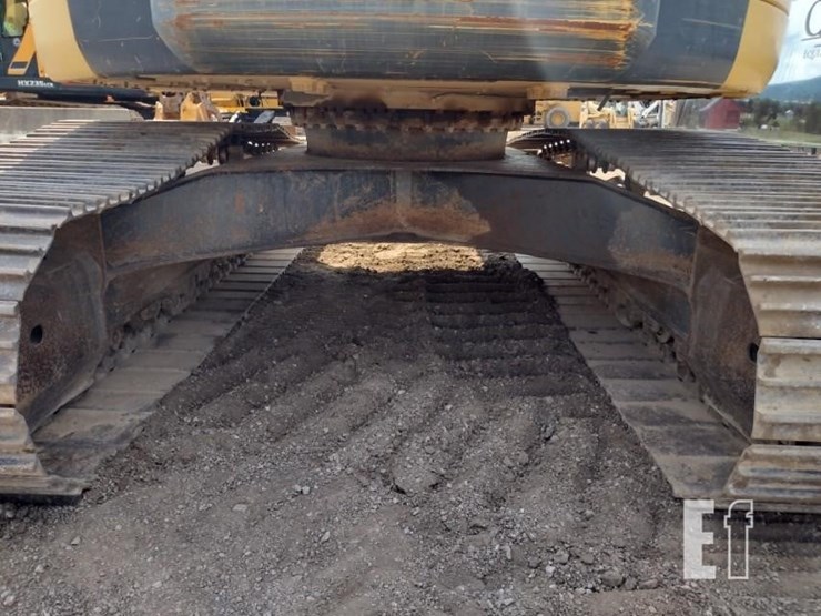 2011-komatsu-pc228us-lc-8-image-44