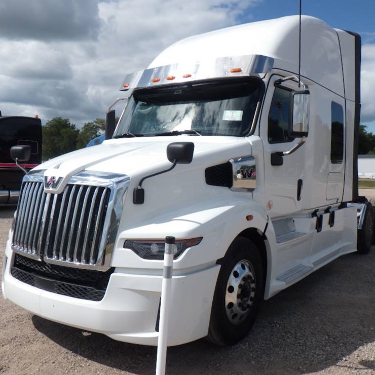 2024 WESTERN STAR 57X