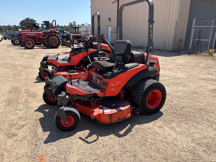 kubota-zd326-image-2