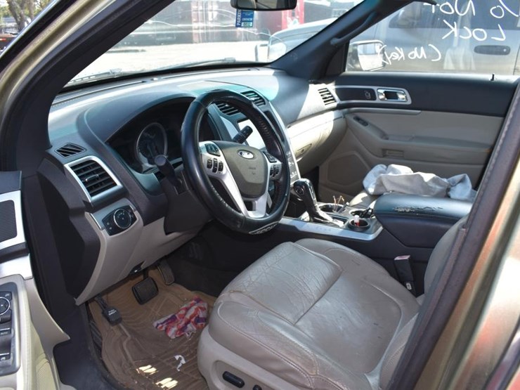 2013-ford-explorer-image-5