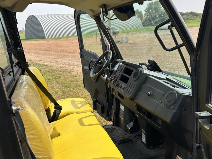 2021-john-deere-gator-xuv-835m-image-27