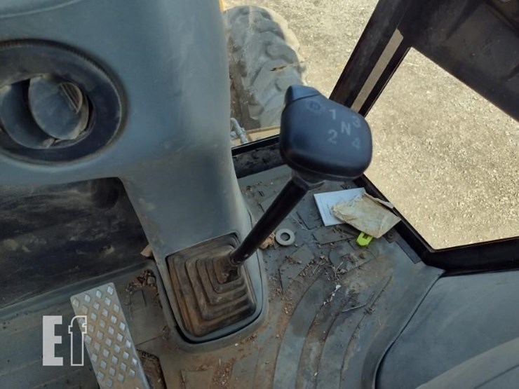 2004-caterpillar-420d-image-8