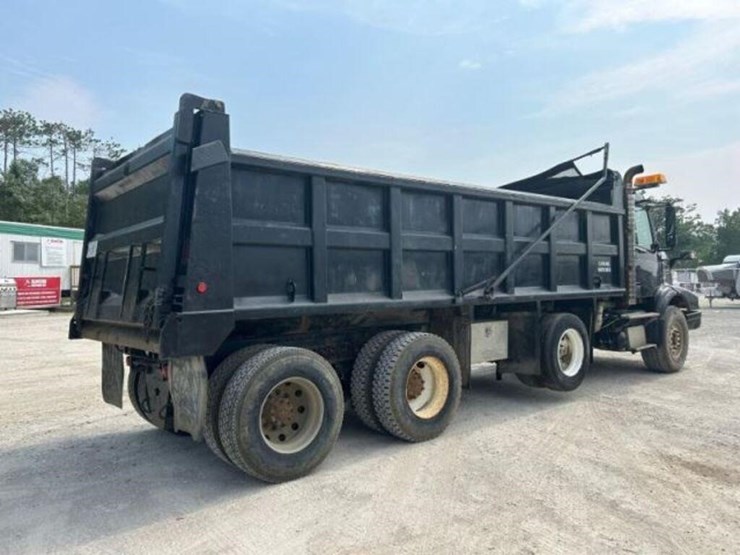 2005-volvo-tri/a-dump-truck-4v5k99gh55n391882-image-5