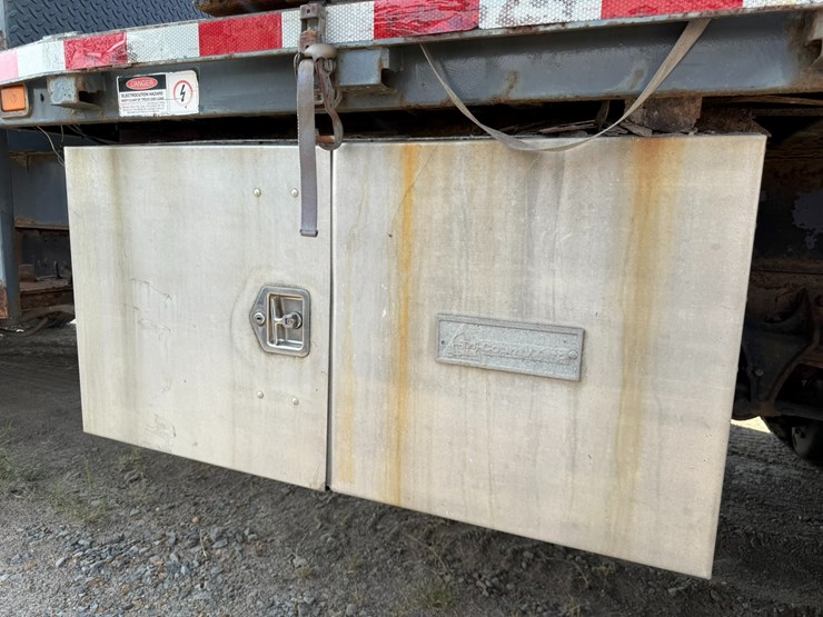 2005-international-durastar-4300-image-33