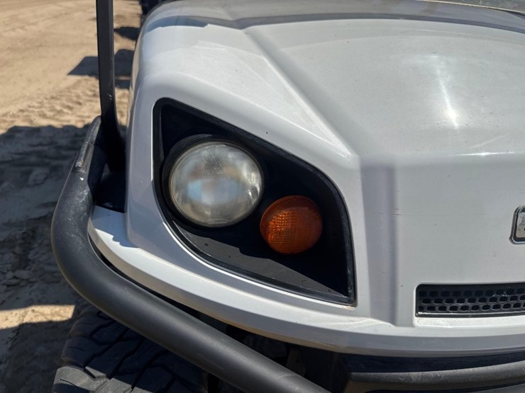 2020-ez-go-express-s4-golf-cart-image-15