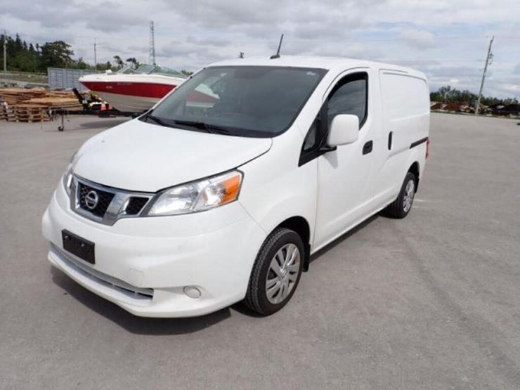 2020-nissan-nv200-image-2