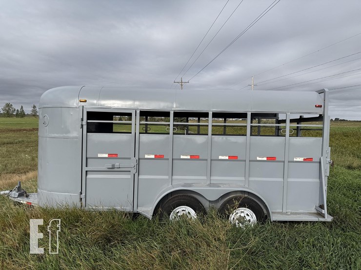 16ft-bumper-pull-stock-trailer-image-12
