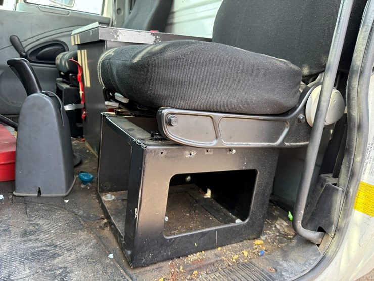 2005-international-durastar-4300-image-118