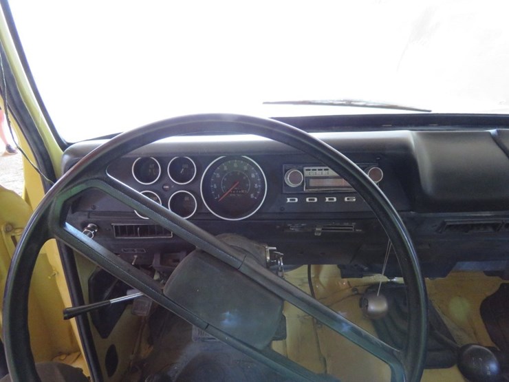 1974-dodge-w100-custom-½-ton-4x4-pickup-image-10