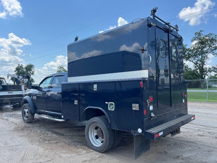 2015-dodge-ram-4500-image-2