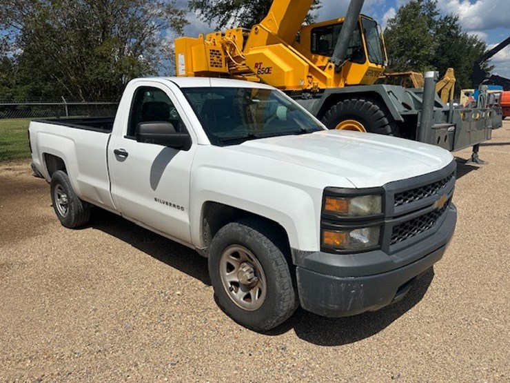 2014-chevrolet-silverado-image-2