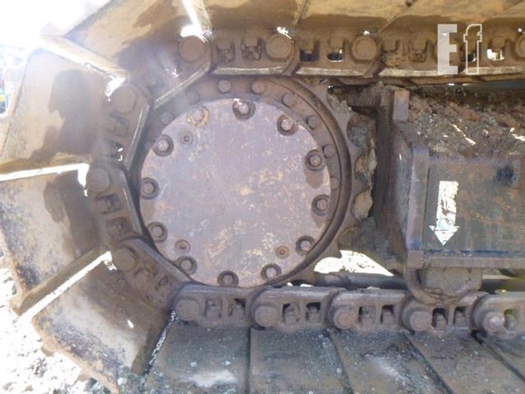 2011-deere-225d-lc-image-26