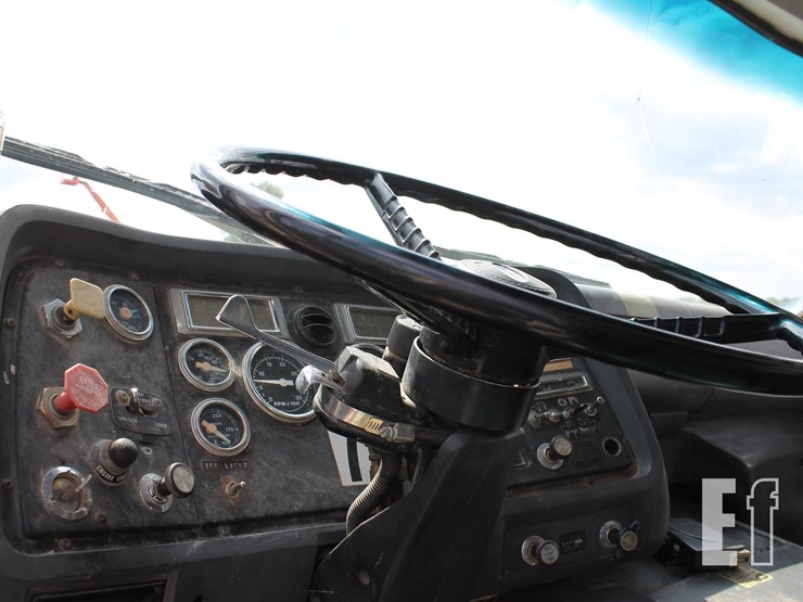 1991-ford-l9000-image-10
