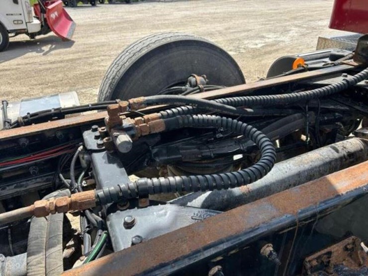 2022-kenworth-t800-image-38