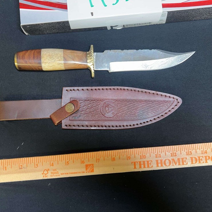 CUSTOM DAMASCUS STEEL FIXED BLADE KNIFE W/ BLUE/RED STRIPED HANDLE