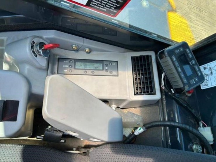 2023-deere-50g-image-13