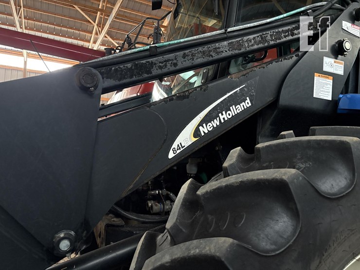 new-holland-tv140-image-18