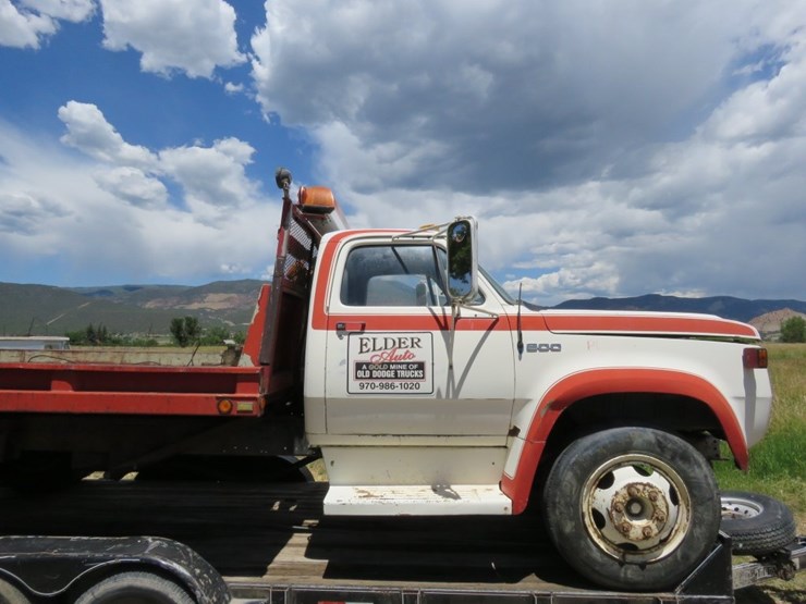 1974-dodge-d600-image-3