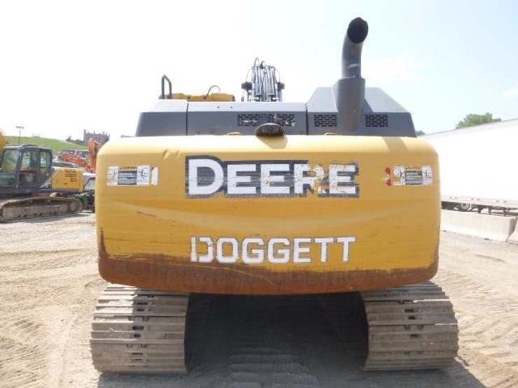2017-deere-210g-lc-image-4