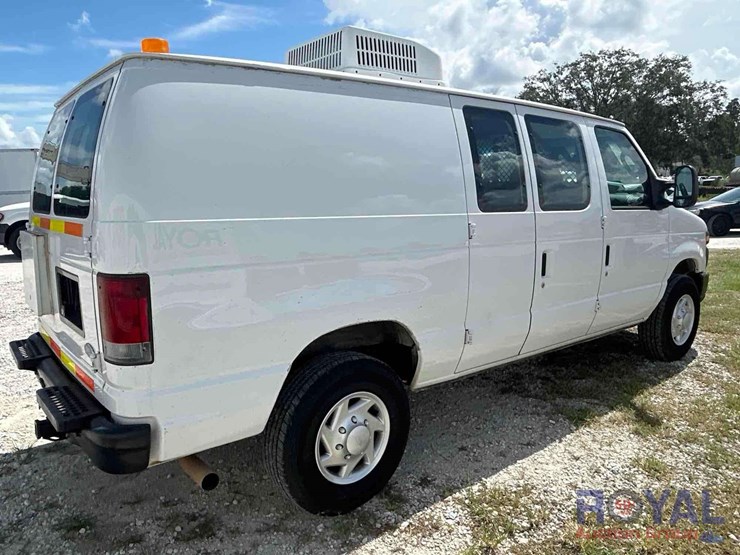 2008-ford-cargo-image-3