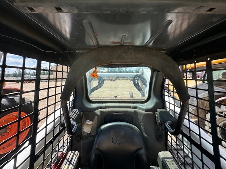 2016-bobcat-t740-image-45