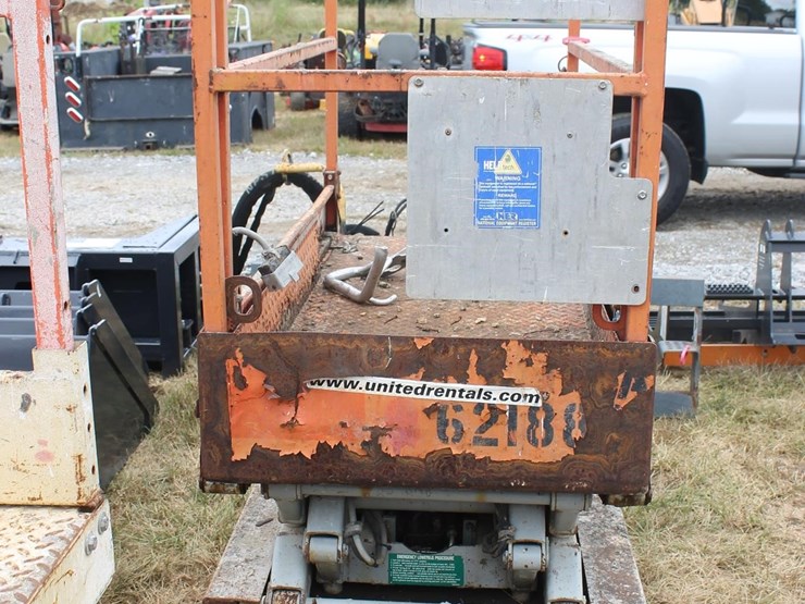 15'-scissor-lift-2965-image-4