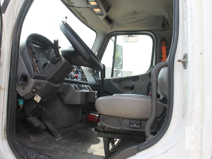 2014-freightliner-image-10