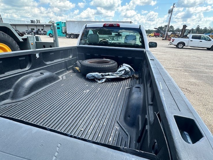 2014-chevrolet-silverado-image-9