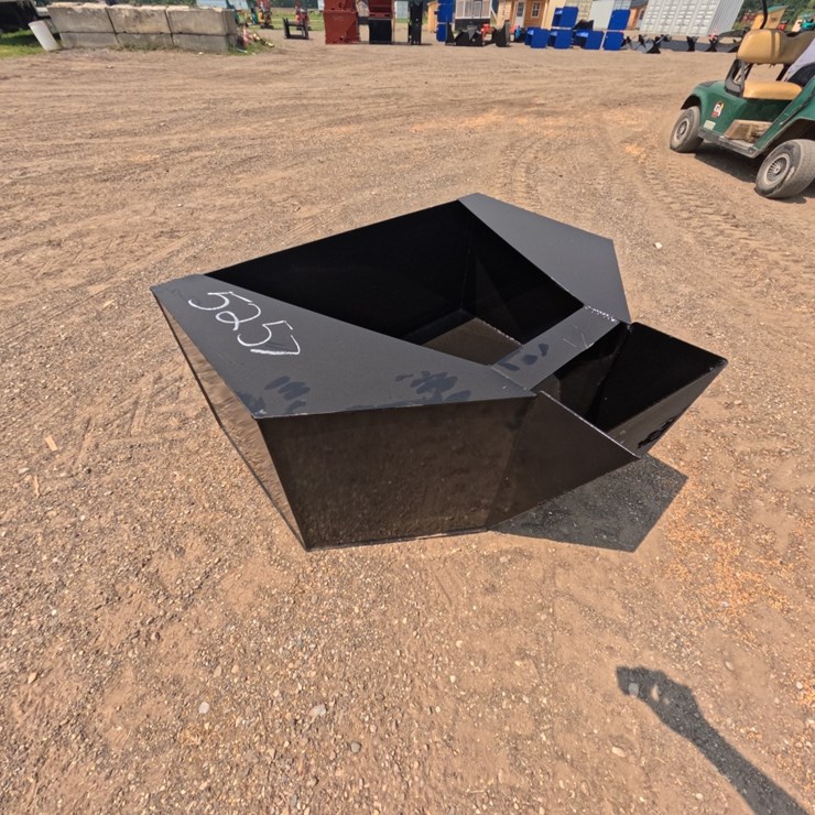 #5257 • 3/4 Yard Skid Steer Concrete Bucket