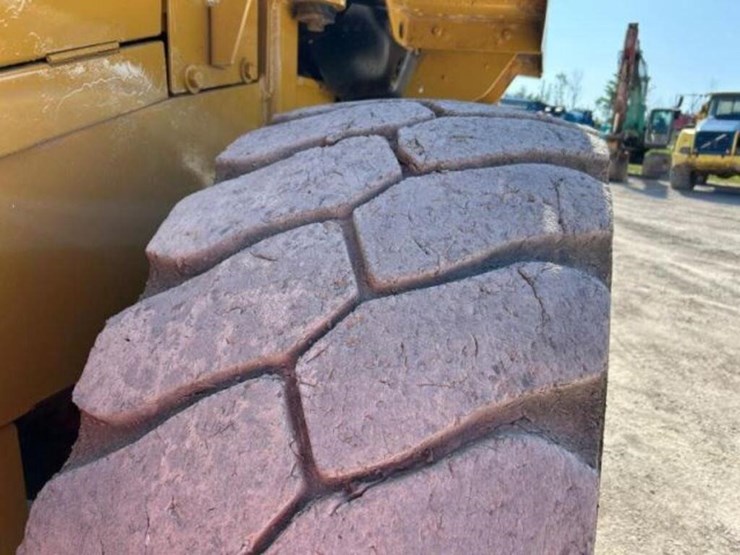 2012-deere-624k-image-41