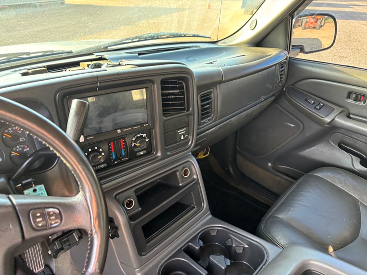 2004-gmc-1500-image-6