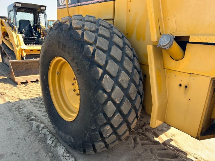 caterpillar-cs-563-image-18