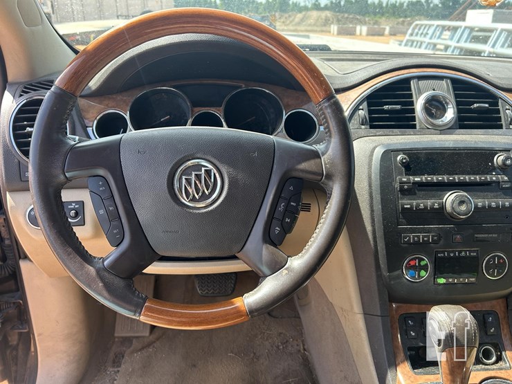 2011-buick-enclave-image-10