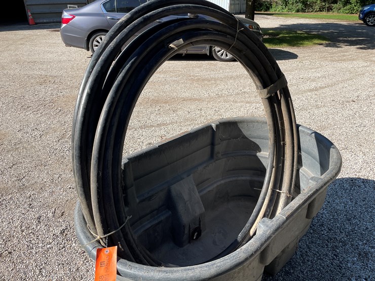 #1668-•-rubbermaid-poly-tank-and-hose-image-5