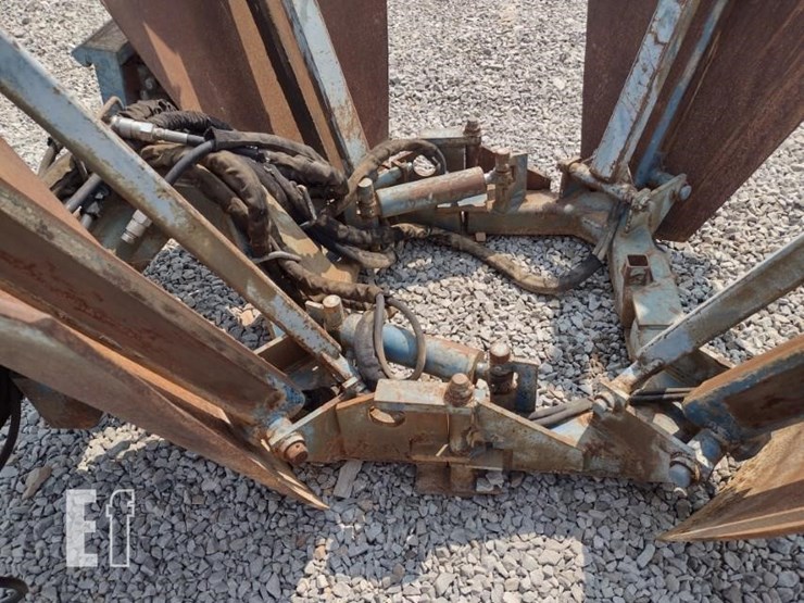 caretree-748-tree-spade-image-11
