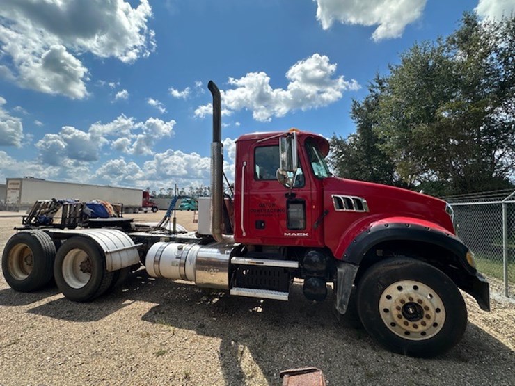 #206-•-2014-mack-gu713-image-7