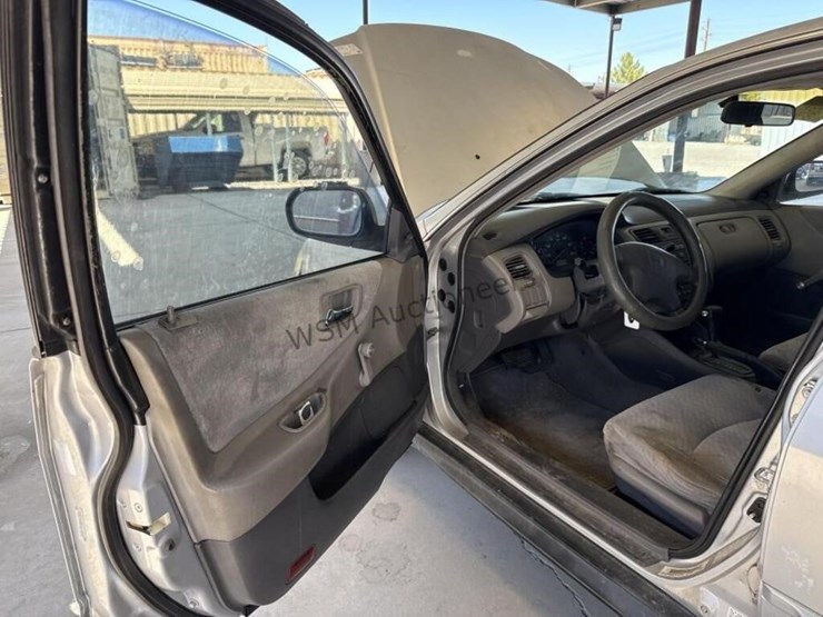 2001-honda-accord-sdn-image-22