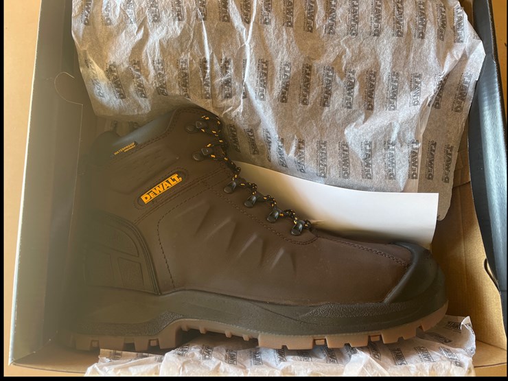 #2036-•-dewalt-size-11-steel-toe-work-boots-appears-unused-image-2