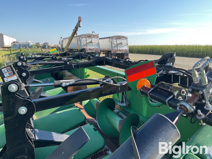 2013-john-deere-608c-image-17