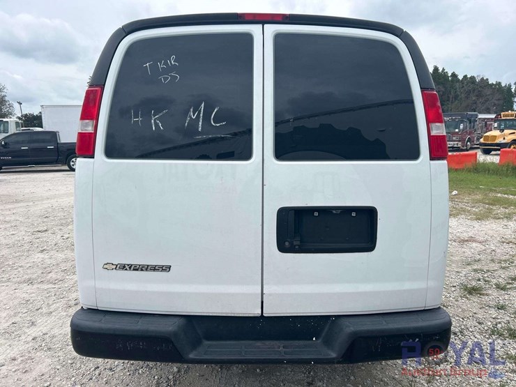 2019-chevrolet-express-2500-image-20