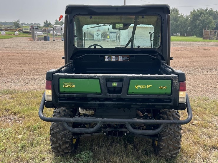 2021-john-deere-gator-xuv-835m-image-10