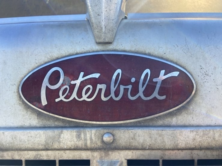 2004-peterbilt-378-image-17