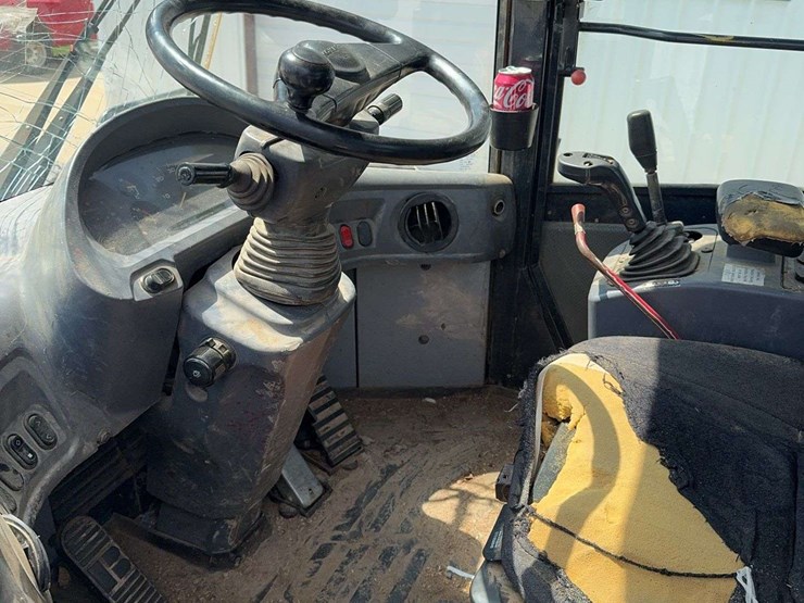 2012-komatsu-wa250-image-25
