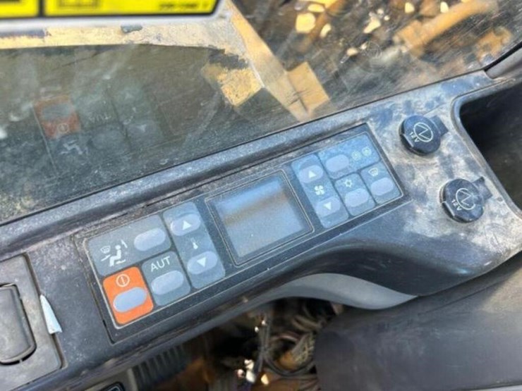 2010-caterpillar-324dl-image-13