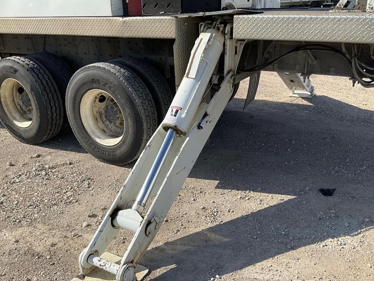 2015-freightliner-bucket-truck---terex-tm-100-boom---cummins-diesel---allison-transmission-image-13