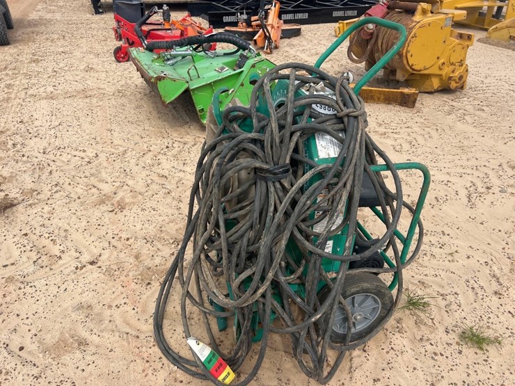 greenlee-555c-electric-conduit-bender-image-2