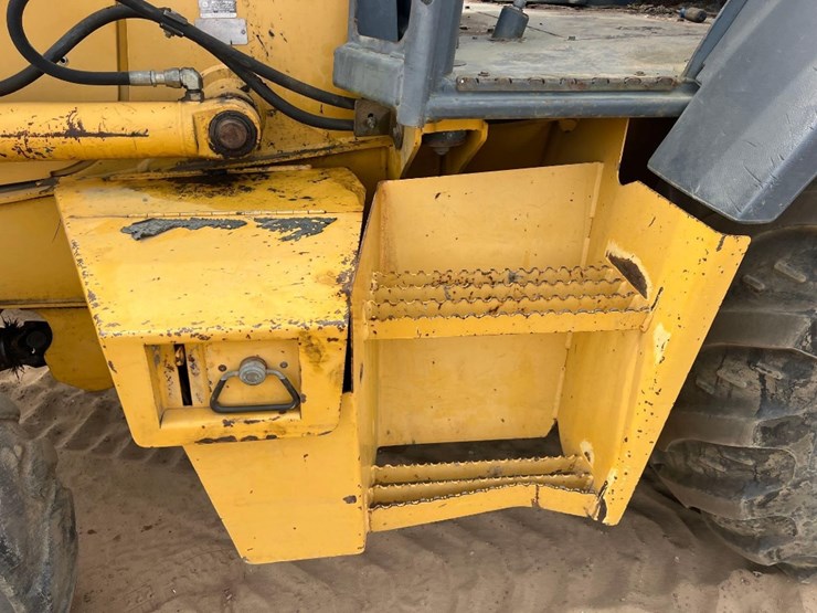 2002-deere-310g-image-11