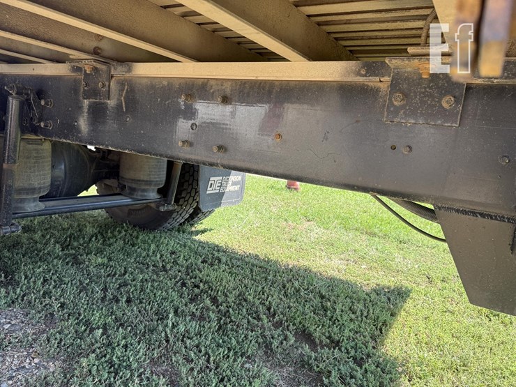 2005-kenworth-t300-image-48