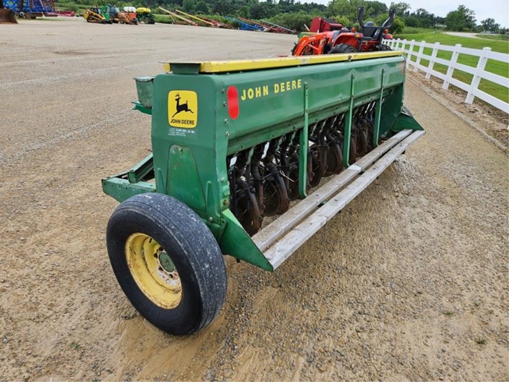 john-deere-8100-image-3